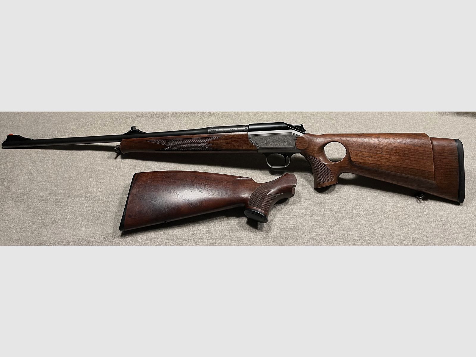 Blaser R93 STD, .30-06, Lochschaft, Holz