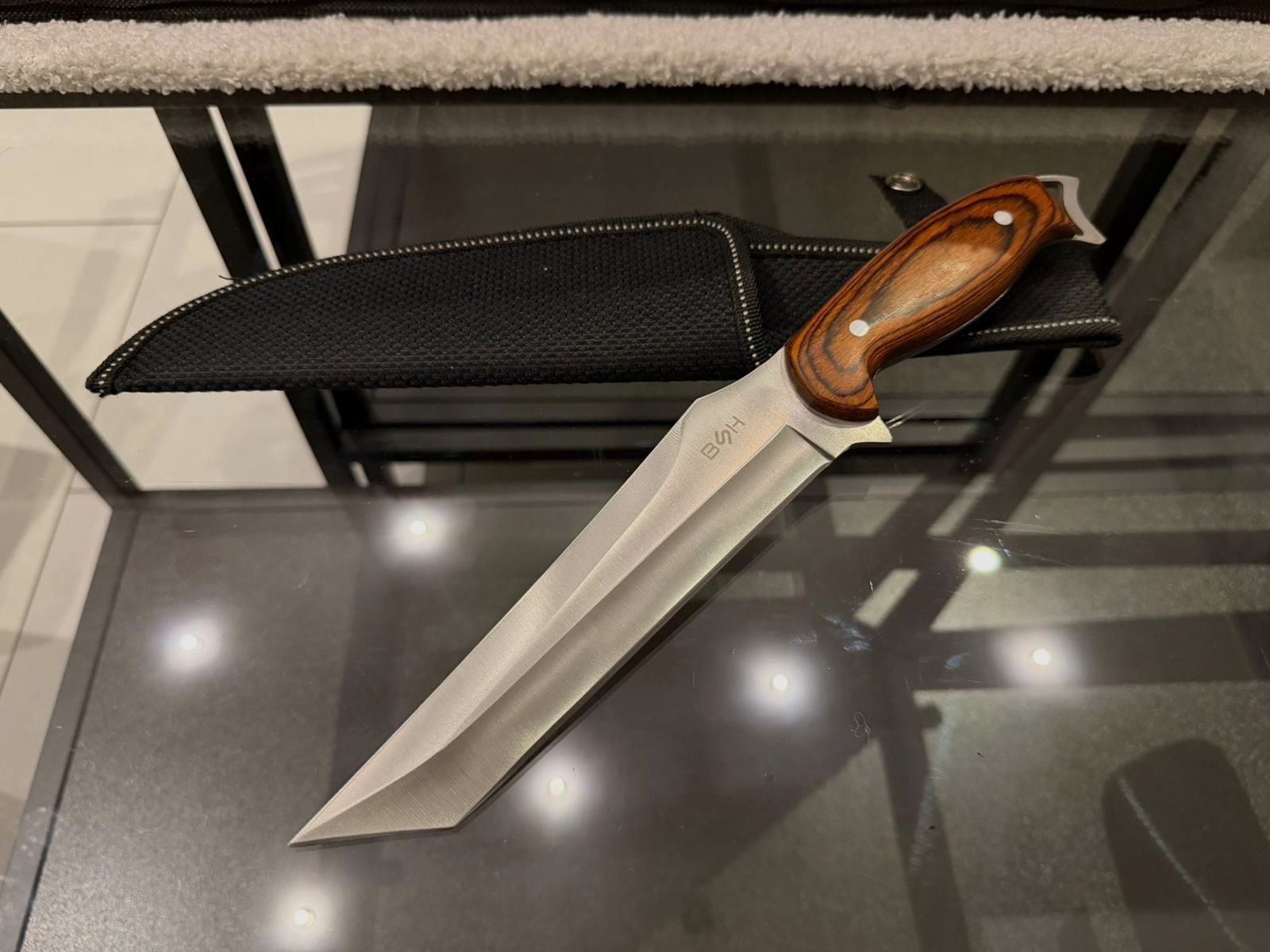 Couteau de plein air/collectionneur avec lame tanto et poignée en bois Pakkaholz – y compris étui