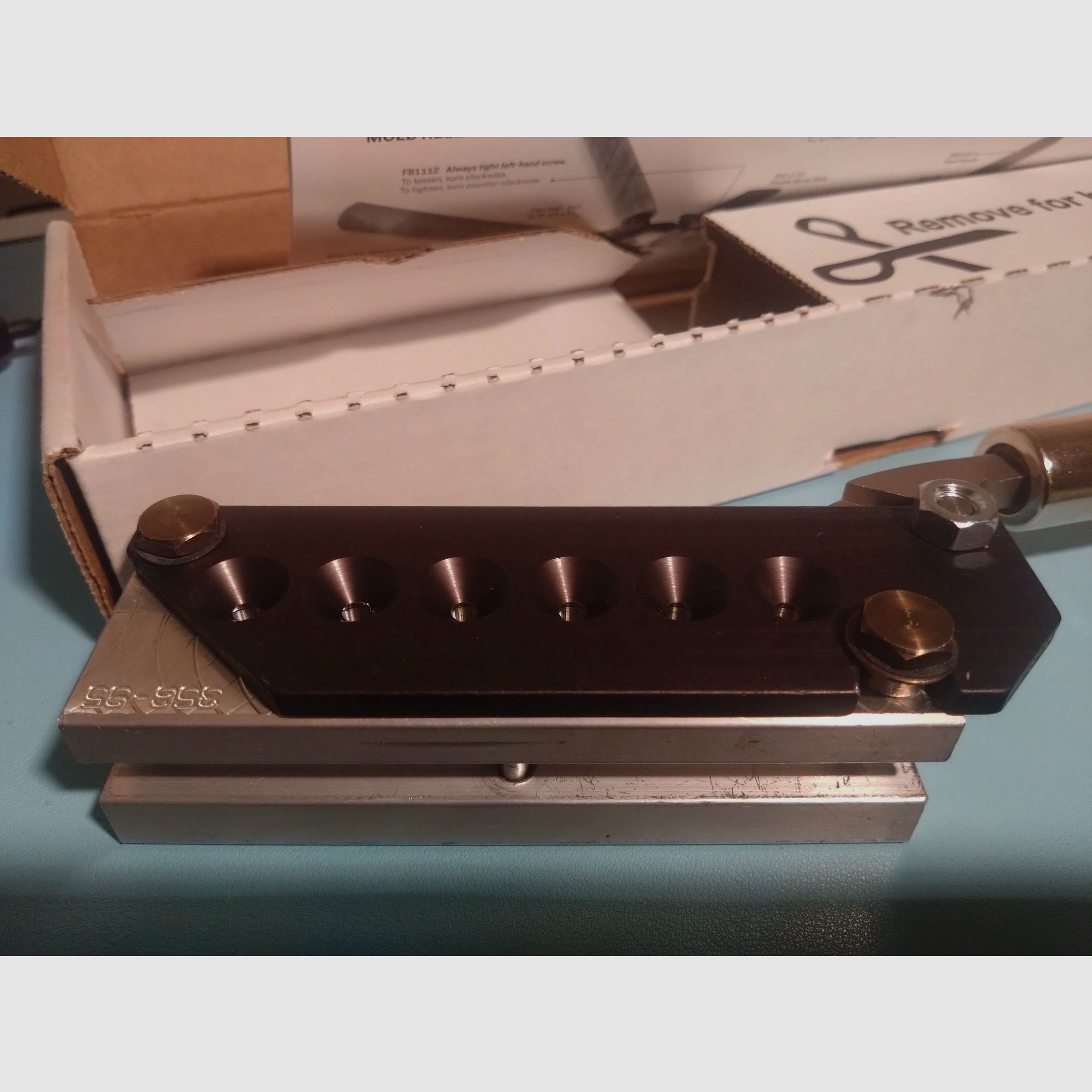 LEE 6-fach Kokille für Kurzwaffen Kaliber 9 mm - NEU -.356/95gr AX-906