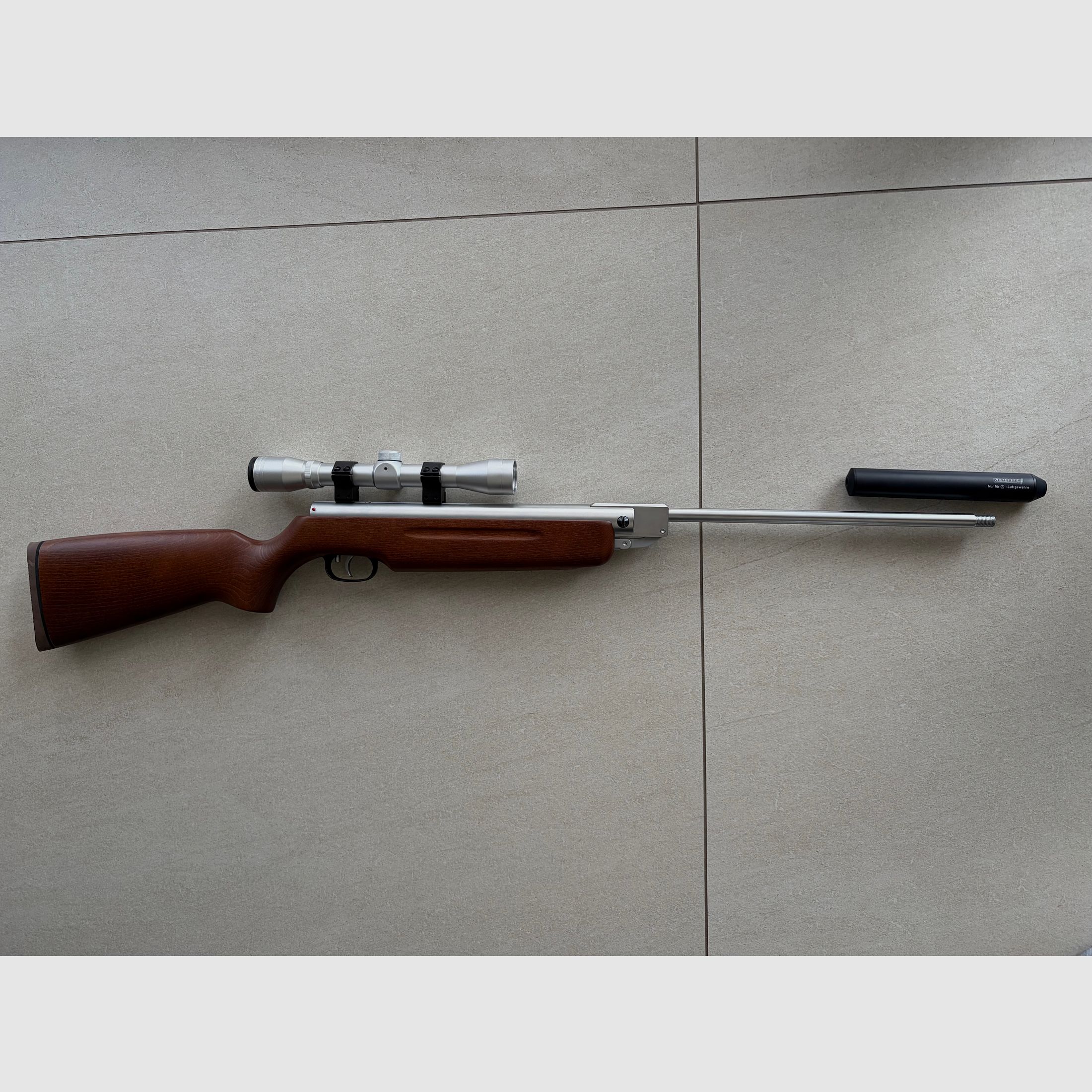 Weihrauch HW35 K Cal. 4,5 mm (.177) con scope y Weihrauch suppressor – Like new