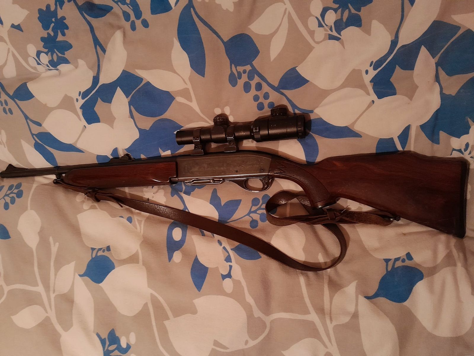 Halbautomat Remington 7400 Kal. 30-06 mit Drückjagdglas