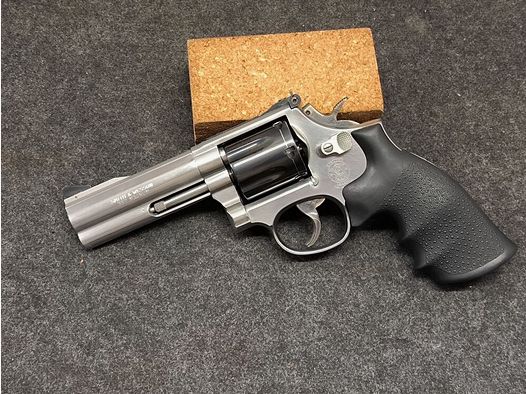 Smith & Wesson	 686-4 Euro Hunter 4"