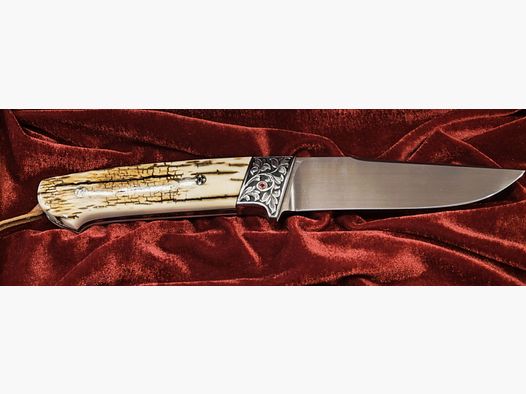 DNC "Ruby" – Ivoire de mammouth et rubis | N690 | Gravure à la main | Couteau de collection exclusif | Rubis