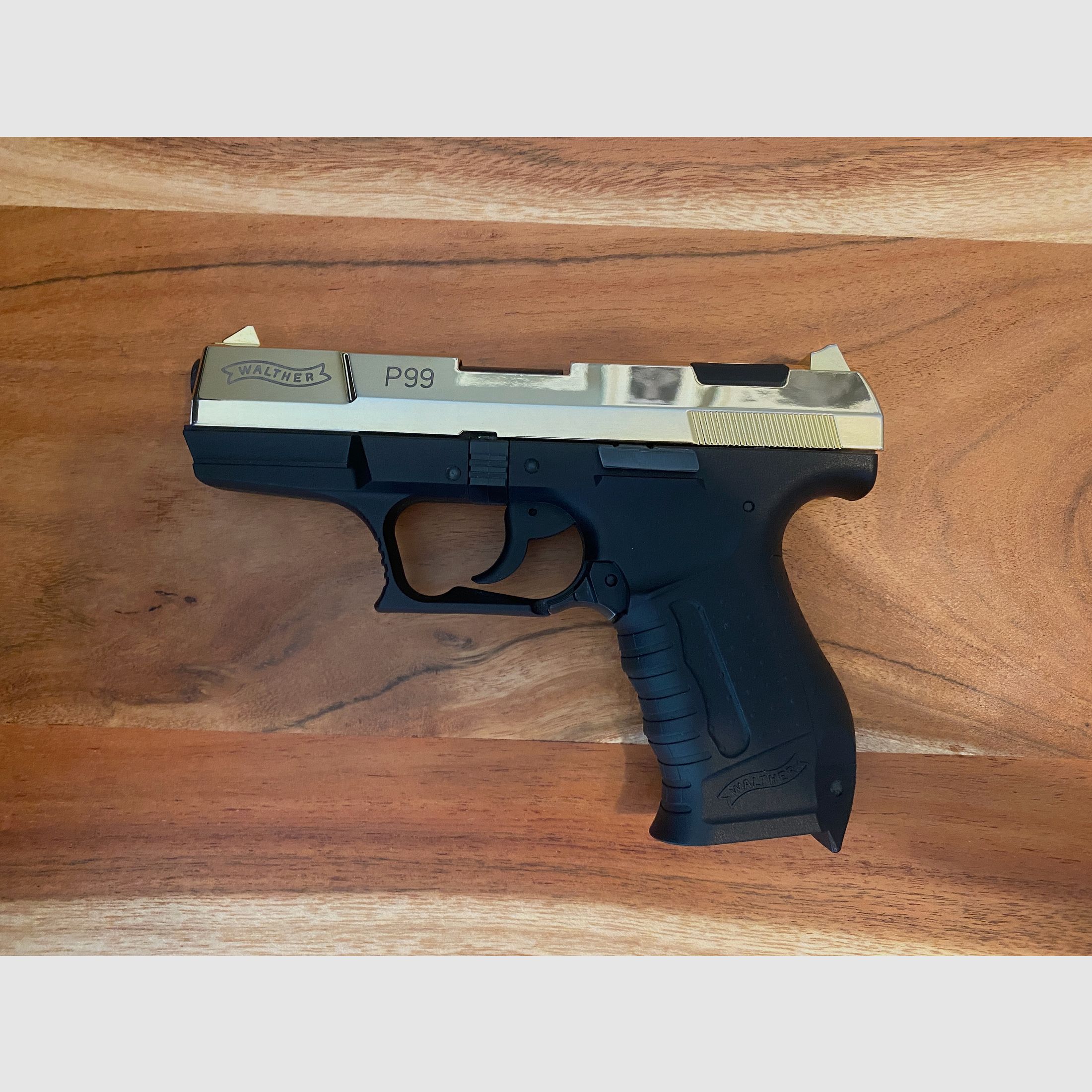 Walther P99 9mm P.A.K Sonderedition Gold