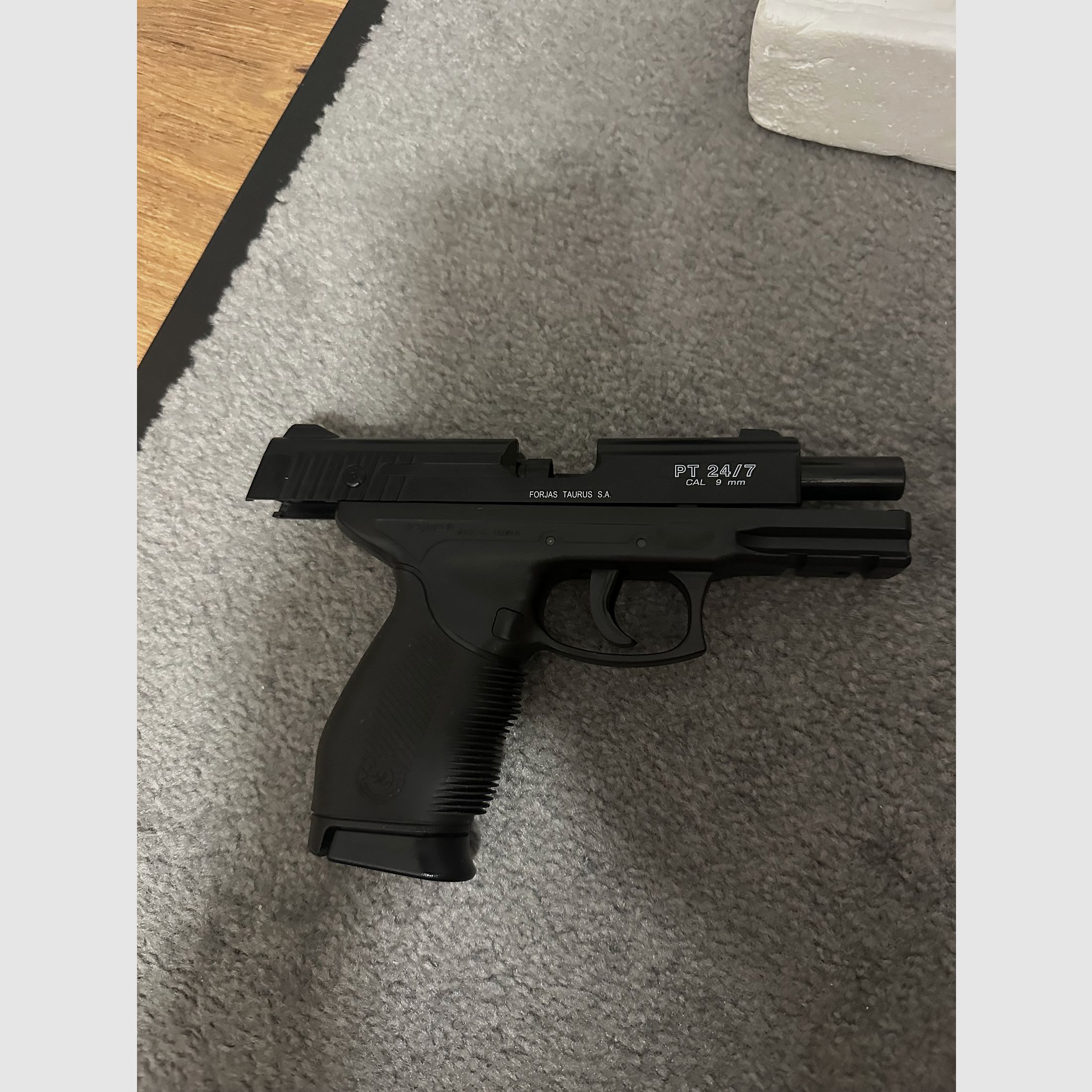 Taurus Pt 24/7 Softair