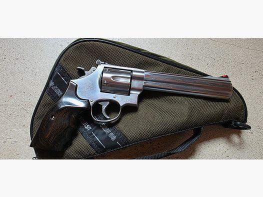 Smith & Wesson 629 Classic DX