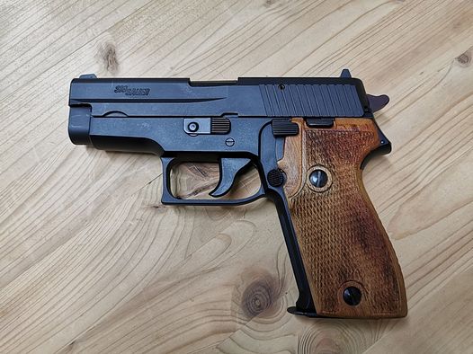 Pistola SIG SAUER P225 9mm