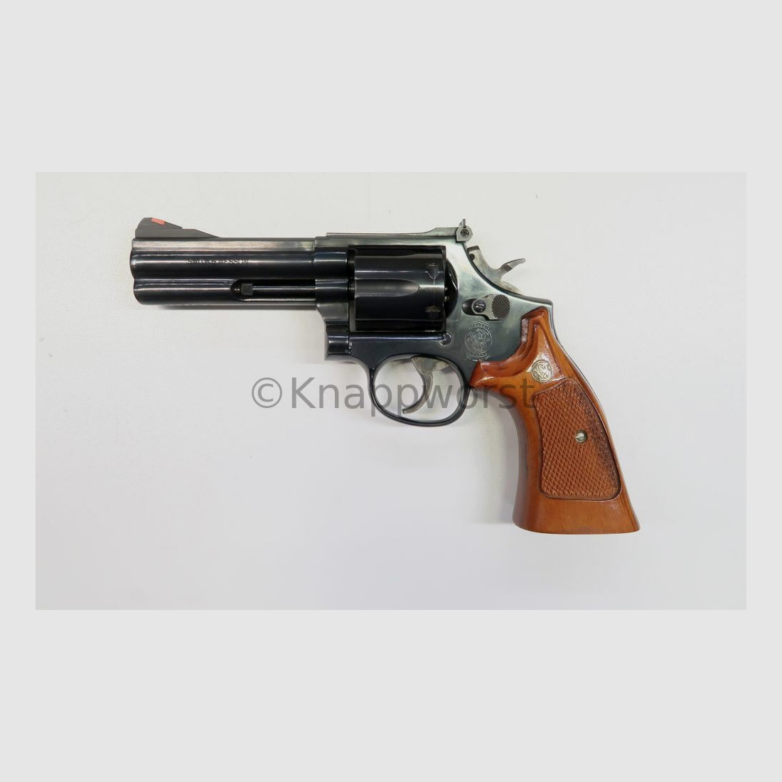 Smith & Wesson	 M586-1