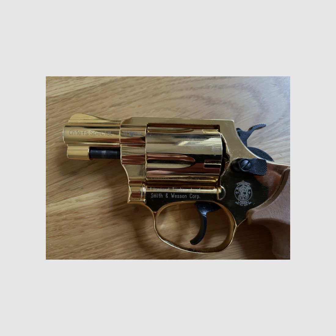 Smith & Wesson Schreckschuss Revolver Chiefs Special vergoldet 9mm R