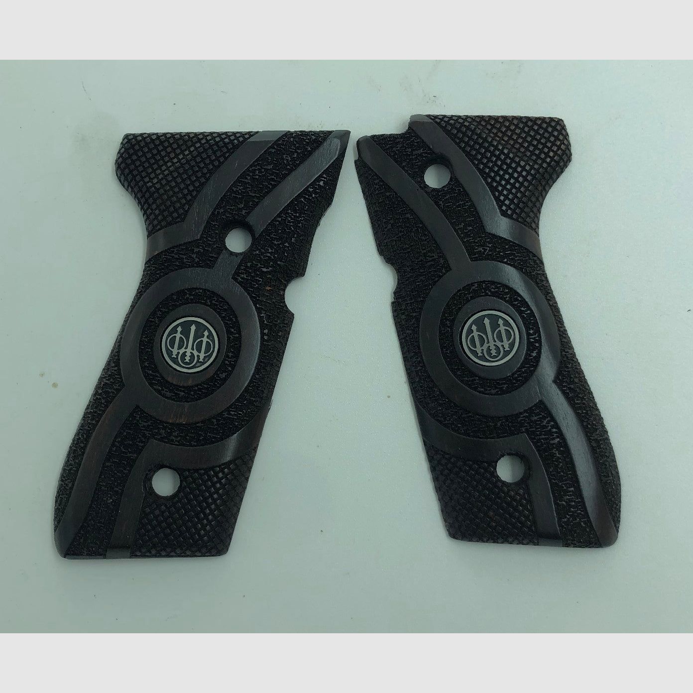 BERETTA Par de Empuñaduras de Madera Bordadas