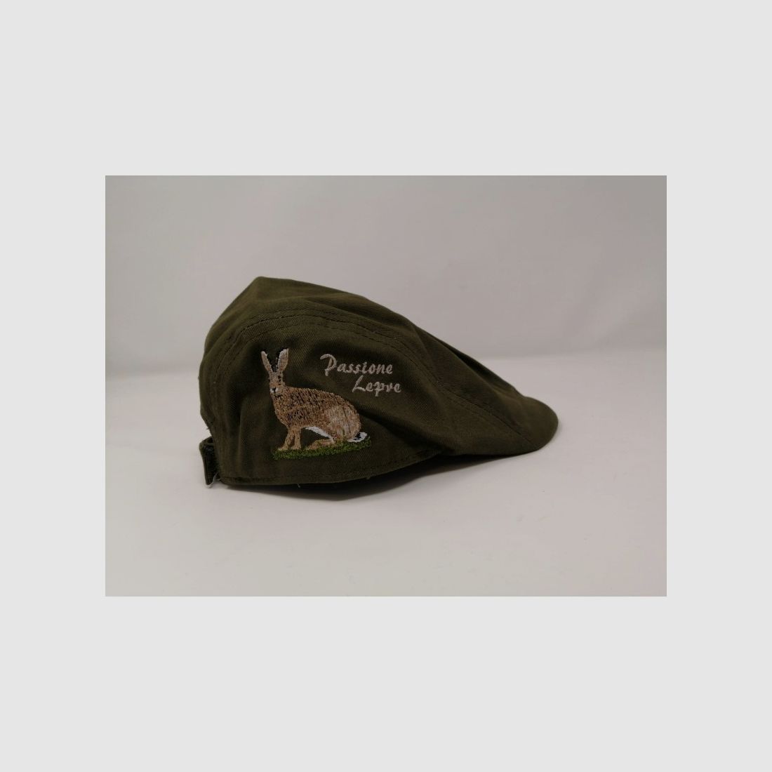 COPPOLA VERDE CON RICAMO PASSIONE LEPRE