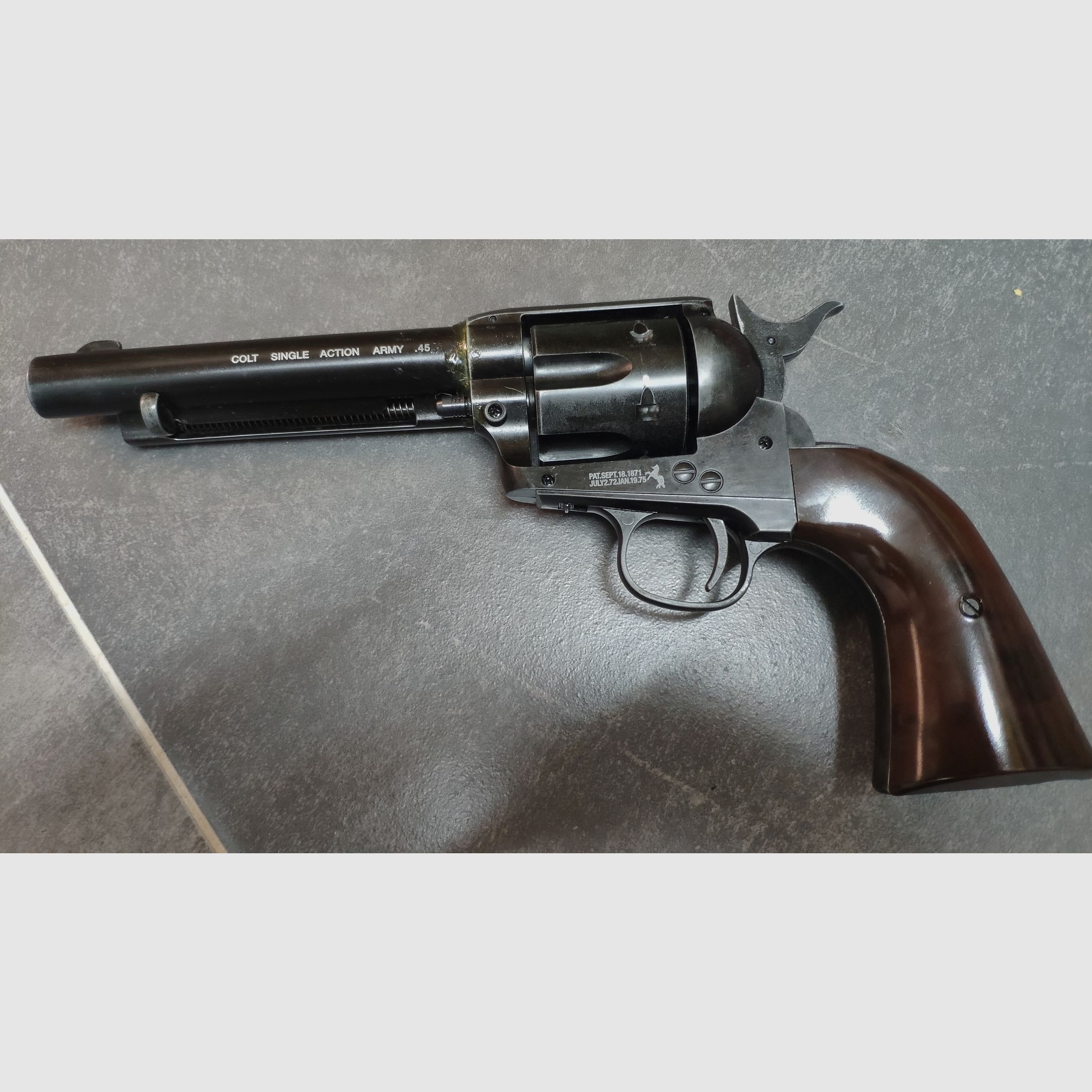 Revolver Colt SAA 45