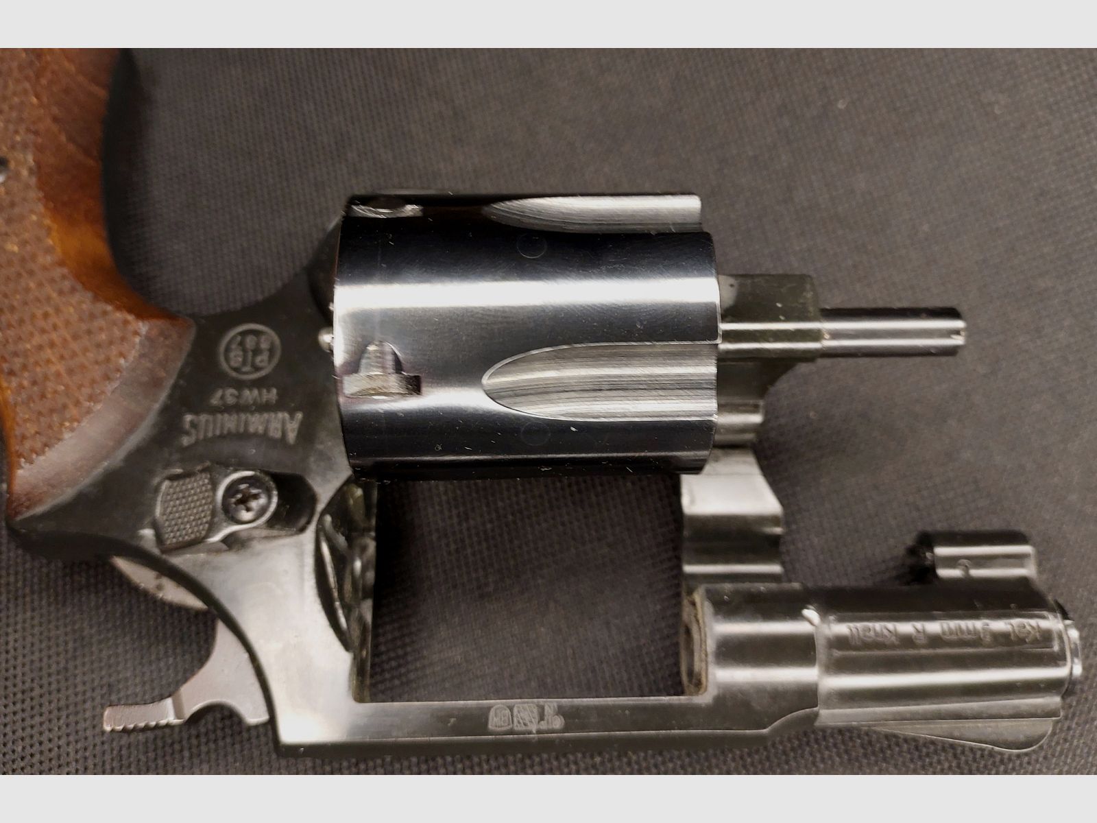 Weihrauch HW37 Kal. 9mm R.K. (PTB 887) OVP mit Holzgriffen und Lederholster - sehr gut erhalten (Arminius HW 37)