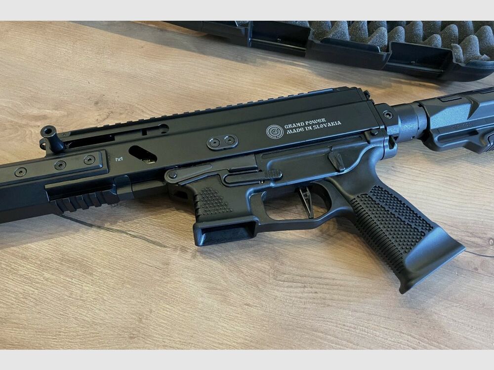 Grand Power Stribog RSR mit höhen- und seitenverstellbaren AR15 Schaft 9mmLuger