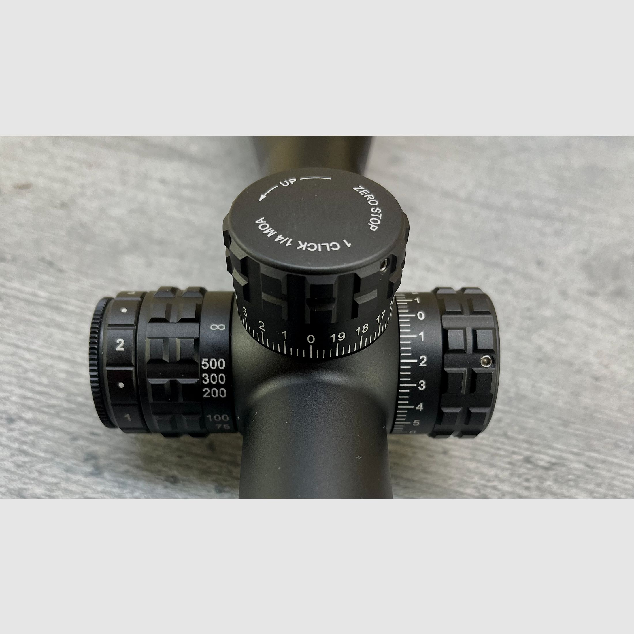 Exhibitor HAWKE 18430 FRONTIER 30 SF 4-24x50 riflescope with LR DOT reticle / U2025-13