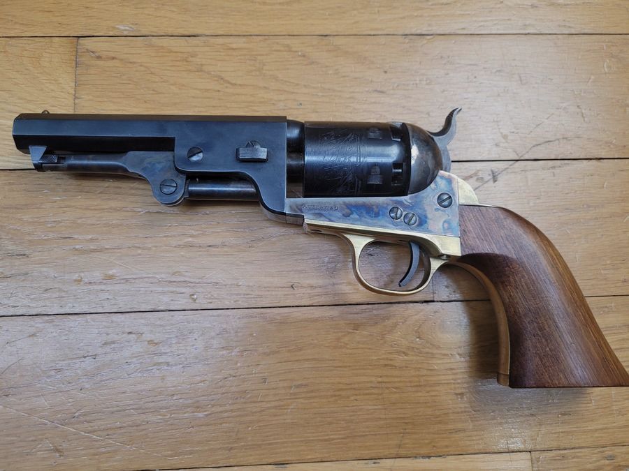 Piękny rewolwer Colt 1851 Uberti na proch czarny – Model Navy „Sheriff” – Kal. 36 – Lufa 5 cali – Broń z 1982 roku – Stan jak nowa, zdjęcie 1 z 14