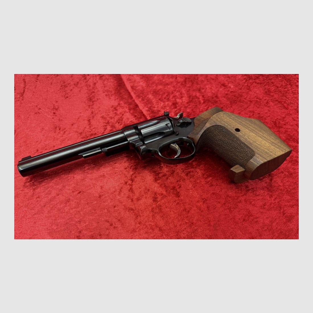 Taurus 76