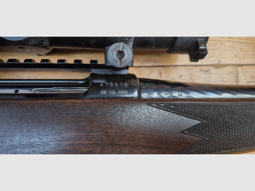 Bellissima carabina Steyr Mannlicher Modello M – Un classico fucile da caccia di alta gamma – Armi Steyr Austria del 1990 – Cal. 7×64 – Legno di alta qualità in TBE+ – Brunitura al 99,8% – Meccanica perfetta – Grilletto ultra fine – Canne attorcigliate da sogno – Buona ottica Konus M-30 1-4×24 – Una combinazione vincente in ottime condizioni – TBE+/TBE++, immagine 10 di 46
