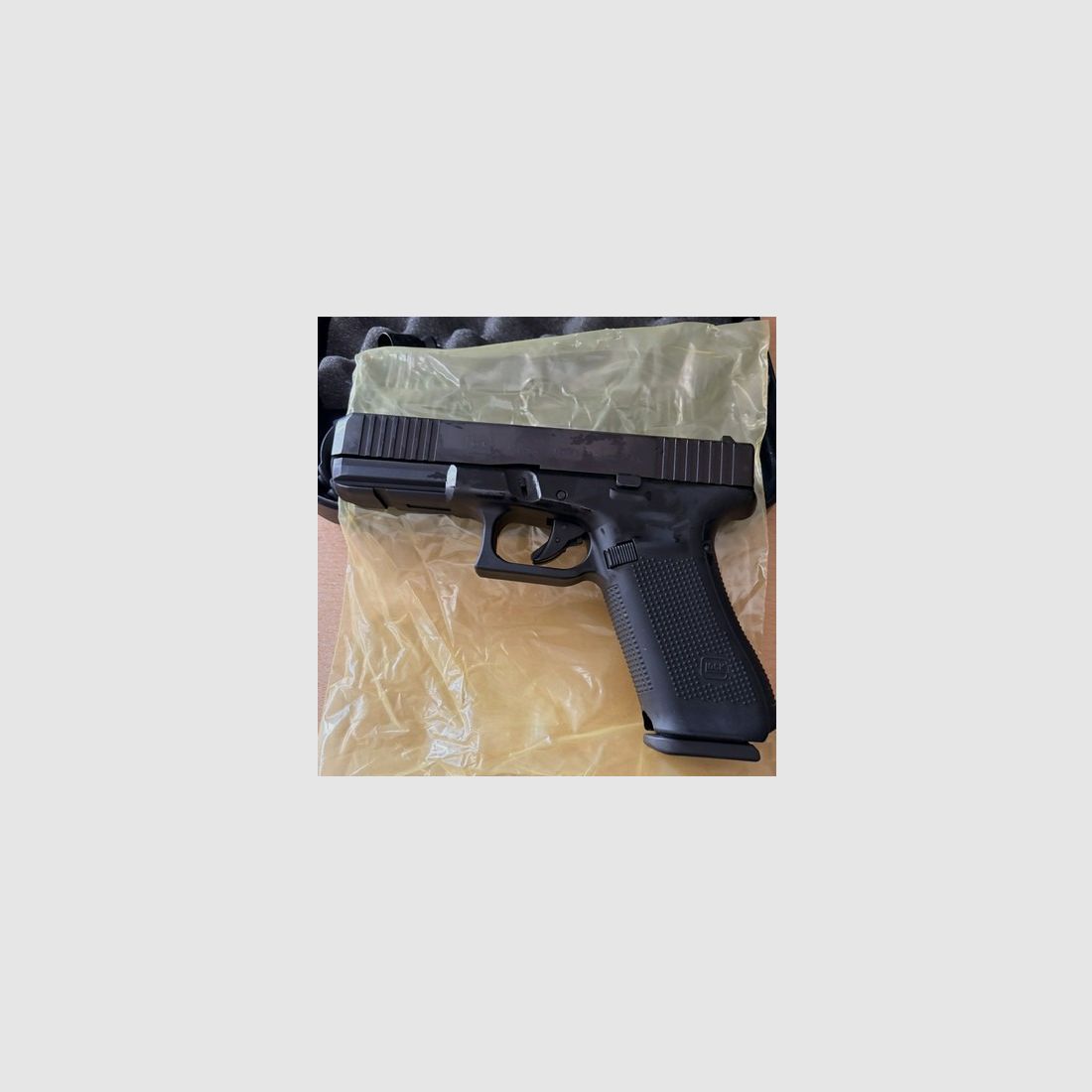 Glock 17 Gen 5 SV caliber 9mm P.A.K. with corresponding accessories, still factory oiled, new in original packaging in original Glock case
