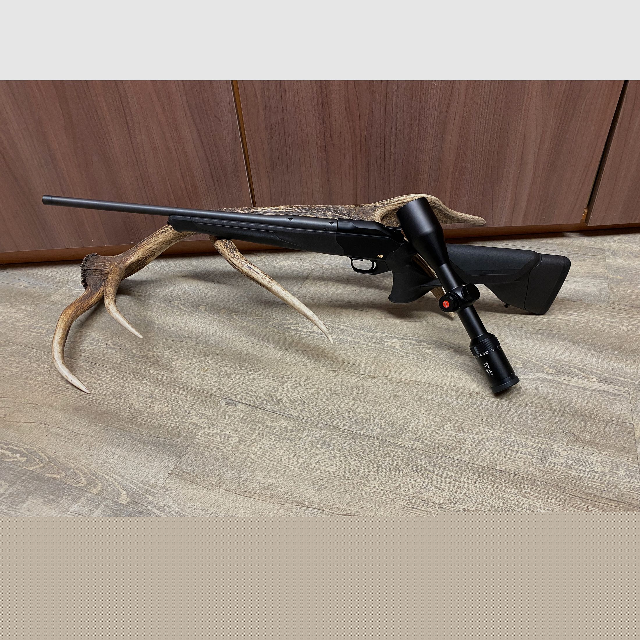 Blaser R8 Ultimate mit Leica Fortis 6 2,5-15x56 i, mit Schiene