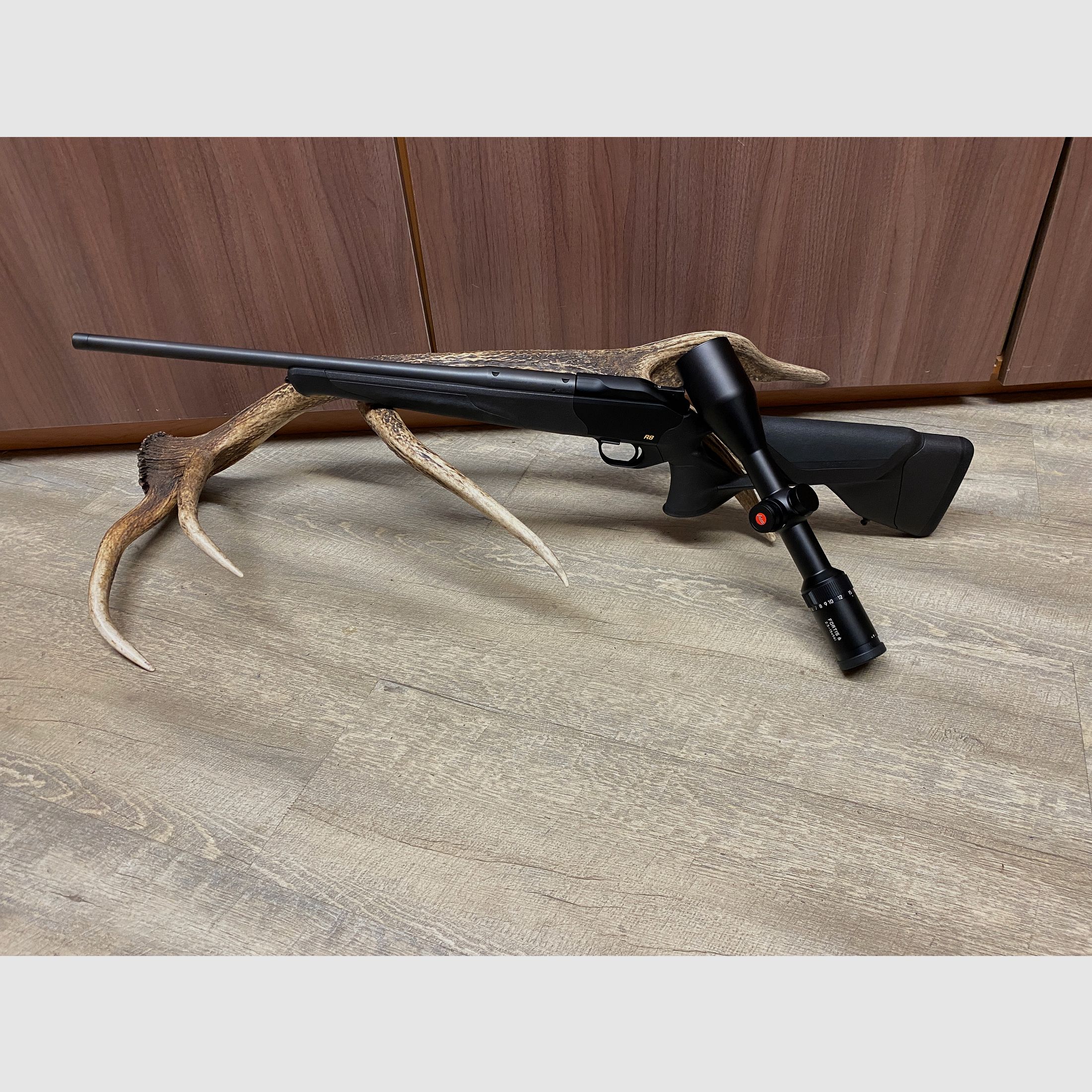 Blaser R8 Ultimate mit Leica Fortis 6 2,5-15x56 i, mit Schiene