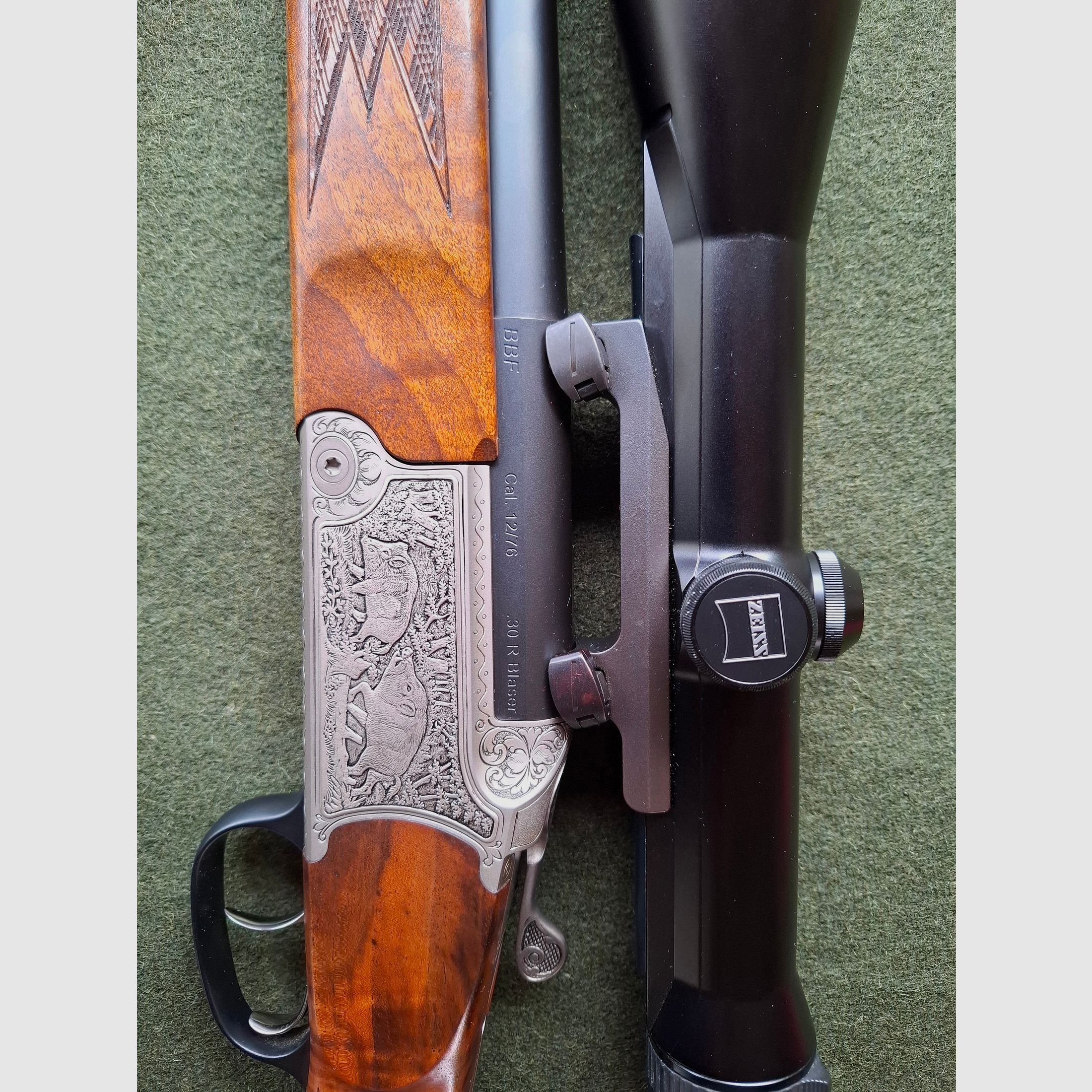 Bockbüchsflinte von Blaser mit Zielfernrohr