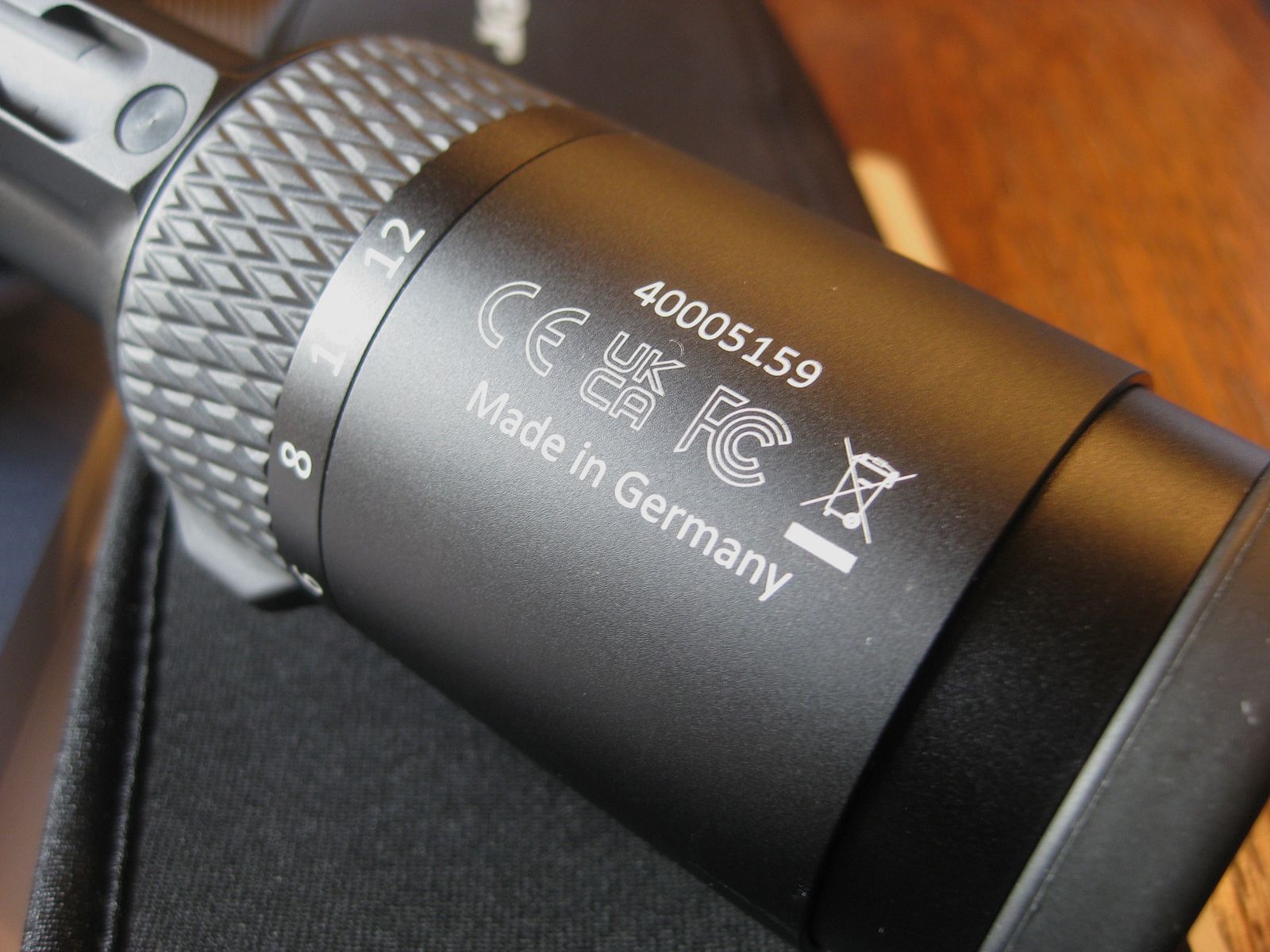  NUEVO " = Hecho en Alemania = Blaser B2 en 2 - 12 x 50 iC S (con riel interno ZEISS) en embalaje original con todos los accesorios !! SIN Swarovski-Leica-Schmidt&Bender-Sauer-Mauser-GPO-DDoptics
