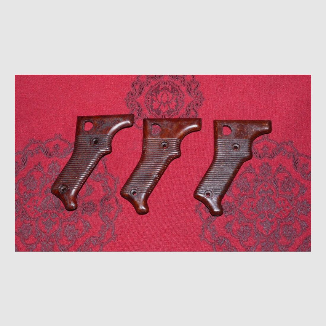 1 Wehrmacht Griffschale rechts MG42