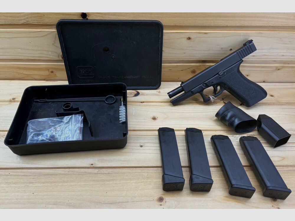 Glock 17 Gen. 2, Kal.: 9x19 mit 4x Magazinen 9mmLuger