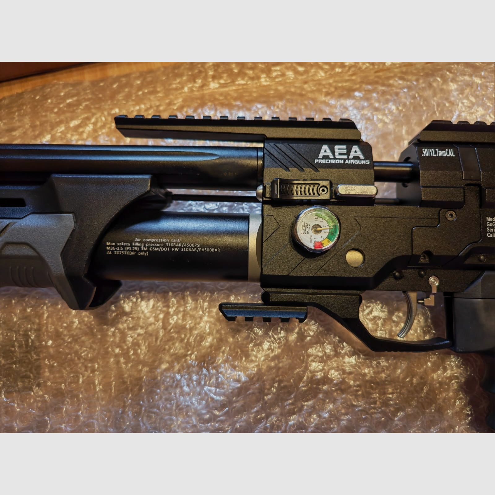 GoGun AEA Megalodon F-Serie 7,5 Joule | Kaliber .50 Luft / PCP karabin | z JADS podwójnym zbiornikiem | 2x 12 nabojowe magazynki aluminiowe | + wkładki stabilizujące do chwytu | z akcesoriami i fakturą