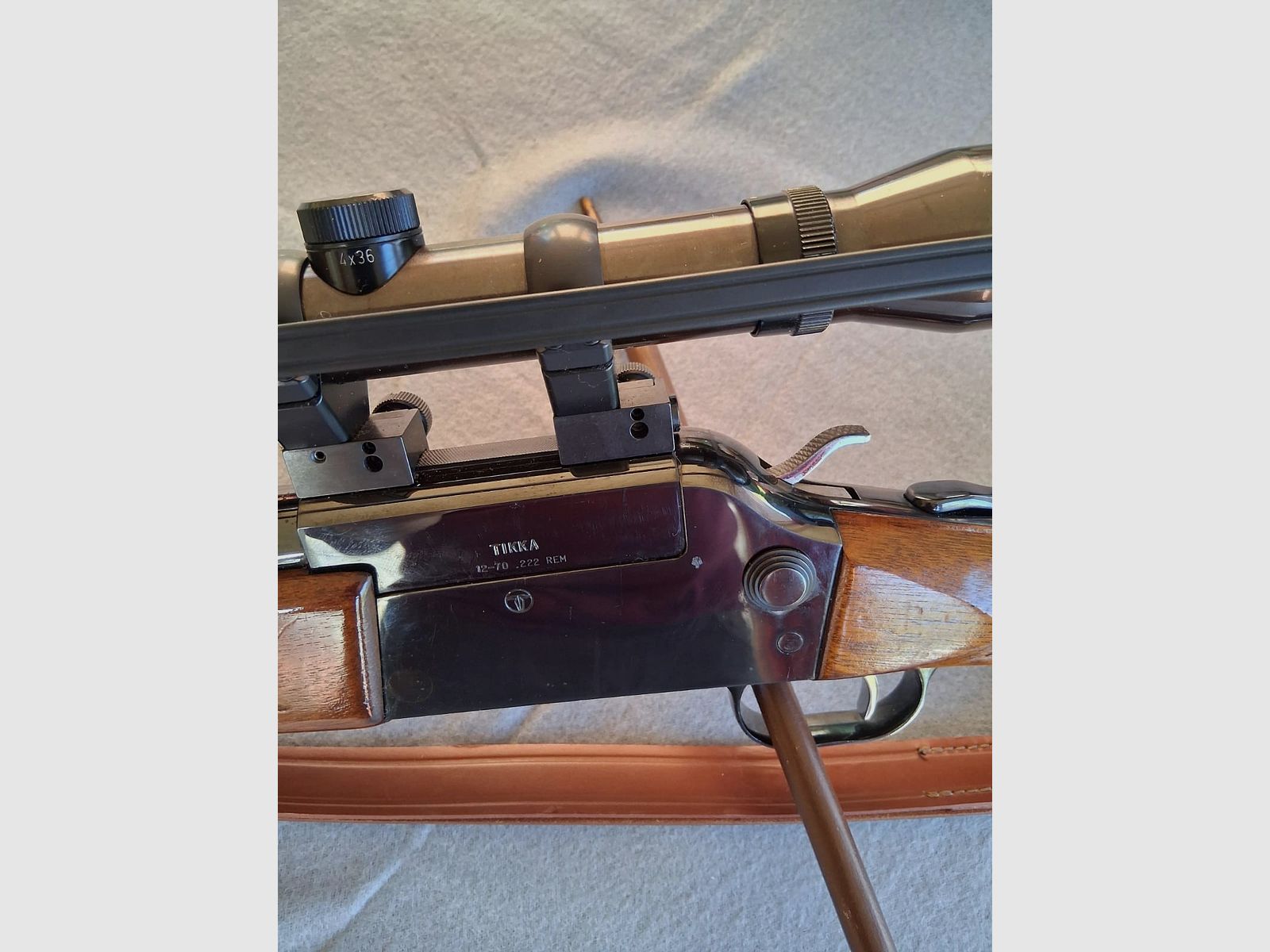 Fusil à deux coups Langwaffe Tikka 12/70 et 222 Rem. avec lunette de visée Sornet 4x