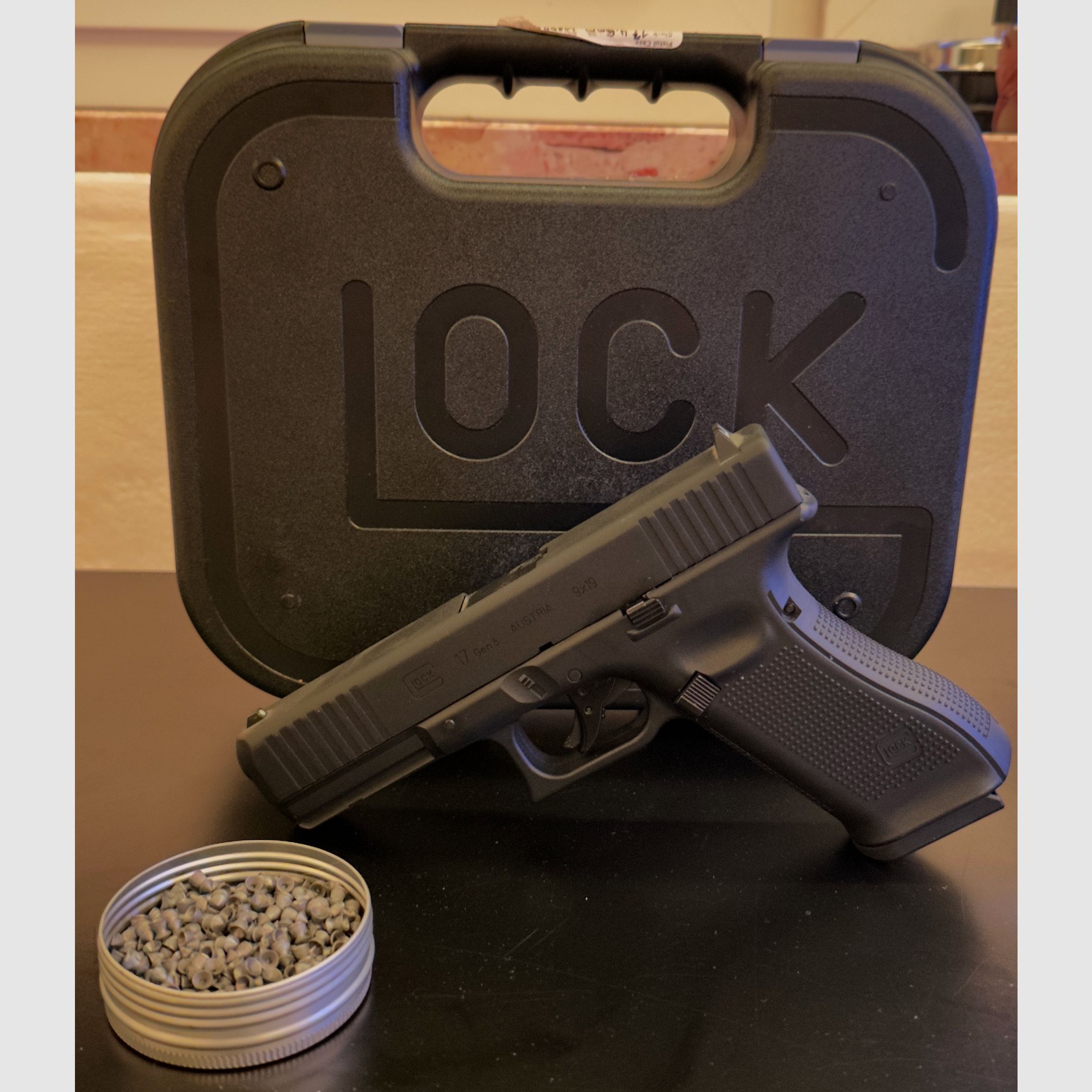 Glock 17 Gen5 Airsoft 4,5mm Diabolo + Original Glock Koffer + 1 Packung Spitzkopfdiabolos