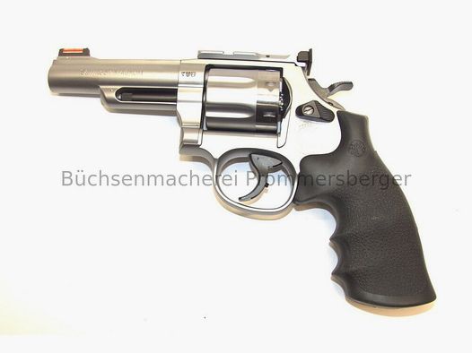 Smith & Wesson	 686 4inch JAGD 7 Schuss