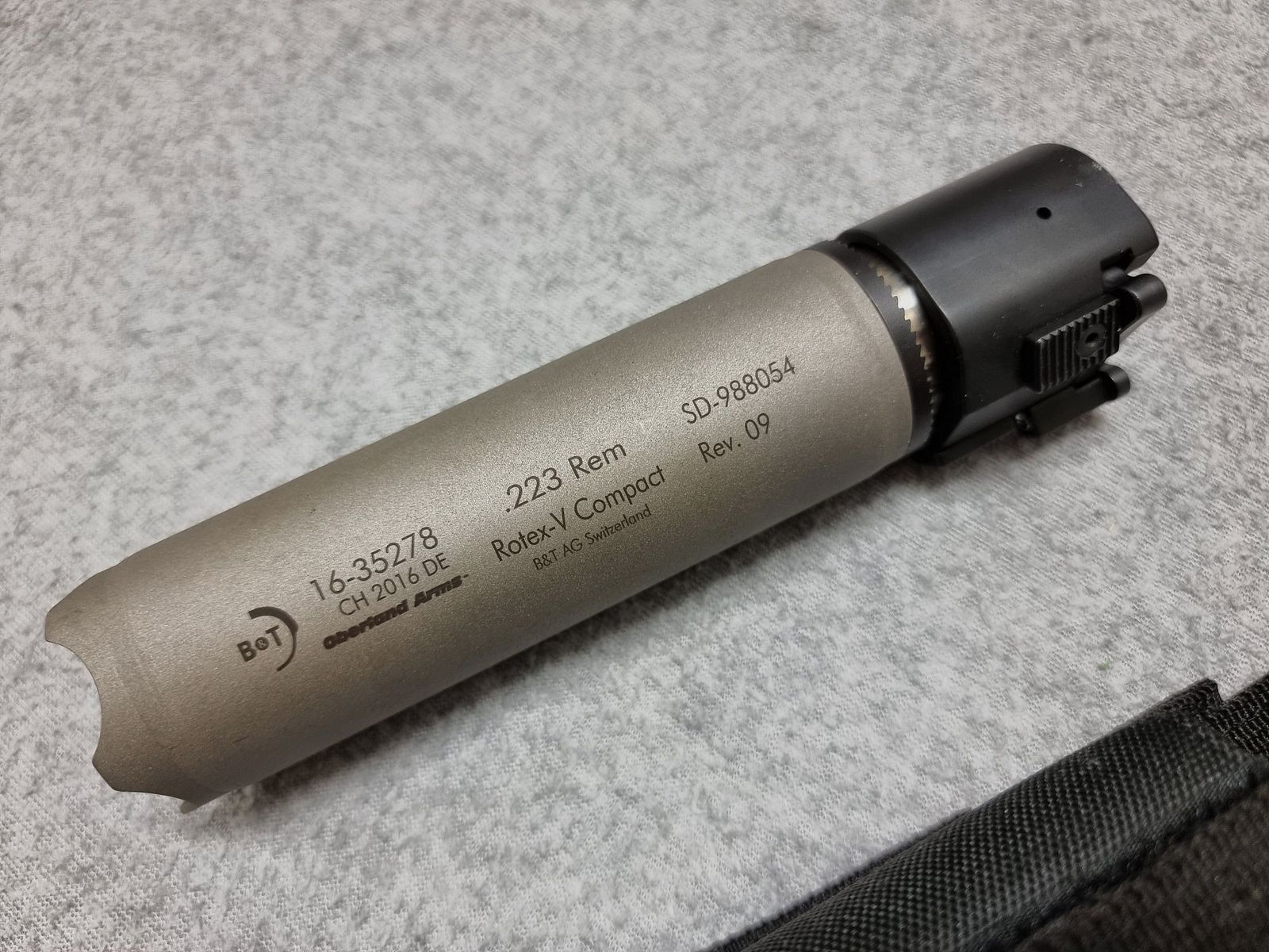 Springfield Hellion (HS VHS-2) - .223 Remington - mit einzigartigem Zubehör - optional B&T Rotex Schalldämpfer 