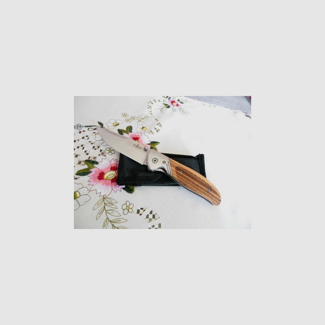 THIRD Outdoor-Taschenmesser elegant-praktisch,Walnussholz,Gürteltasche,420A,NEU