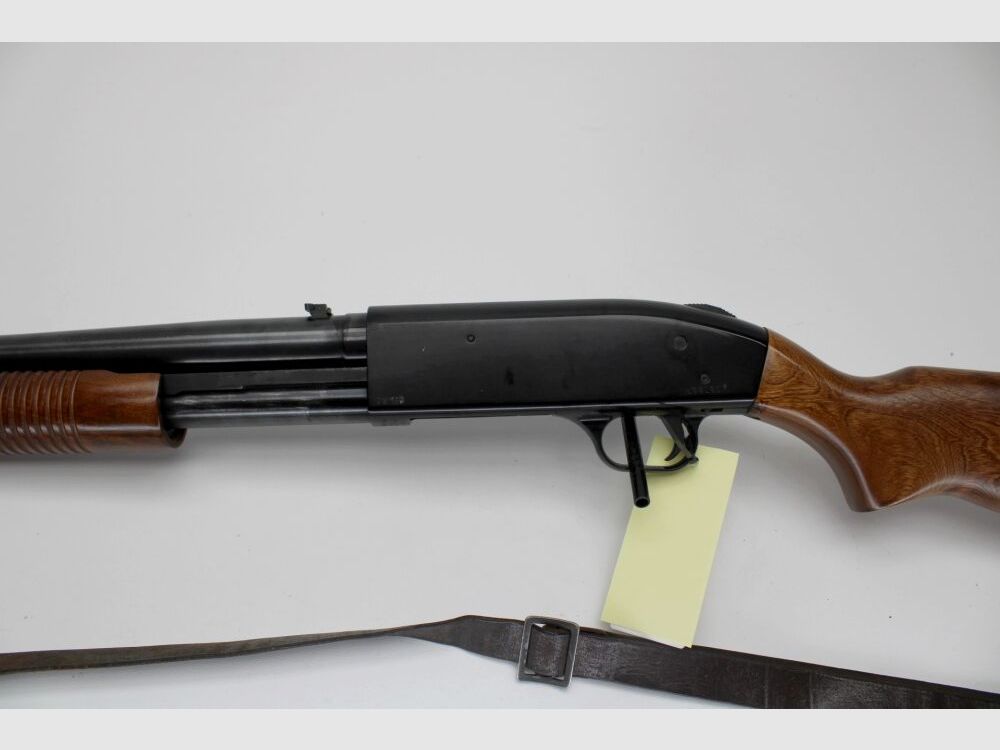 Fucile a ripetizione con calcio anteriore Mossberg 500A Slugster 12/76