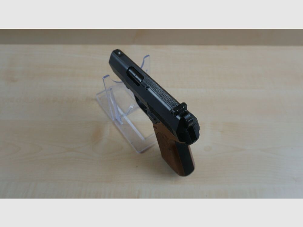 Walther P 5