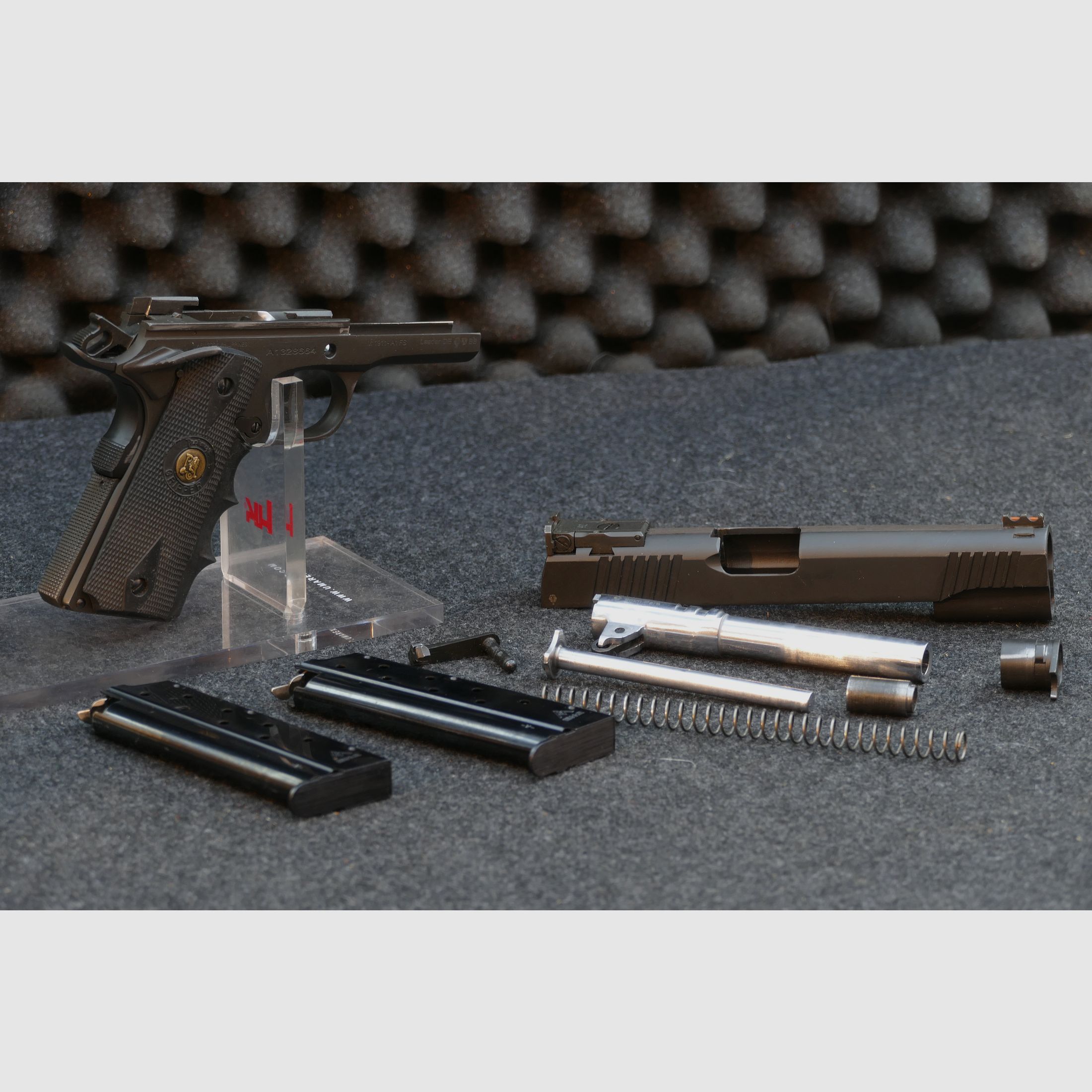 Armscor „Medallion“ 1911 – 9×19, 9mmLuger, 9mmPara – 5" Match-Lauf – Parkerisiert (phosphatiert) – 2× MecGar Magazin