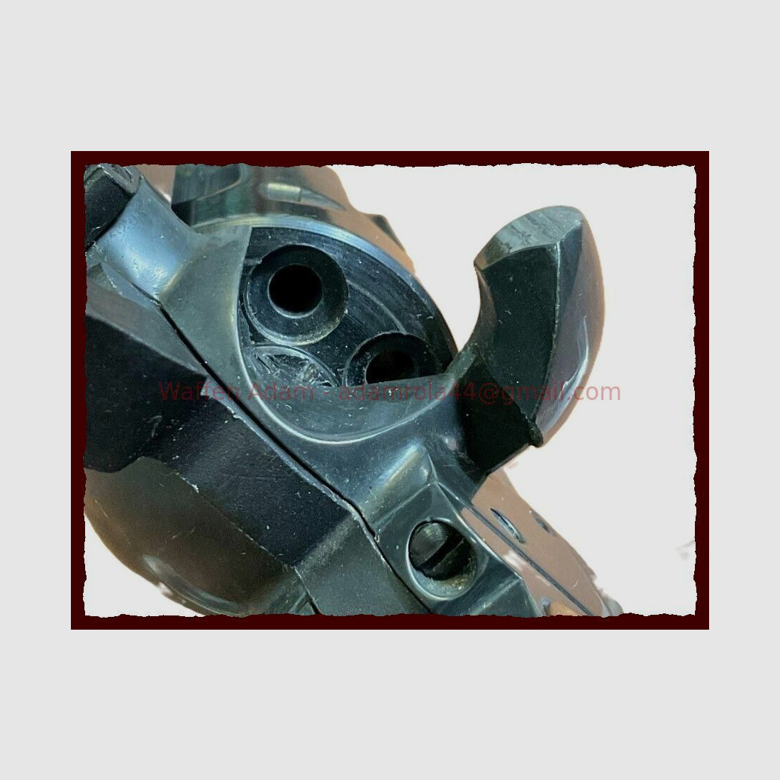 RECK F in het Pentagon SAA Revolver R14