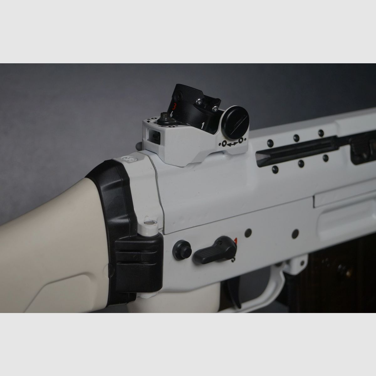 SIG SG550 PE90 White Special, Bild 4 von 9