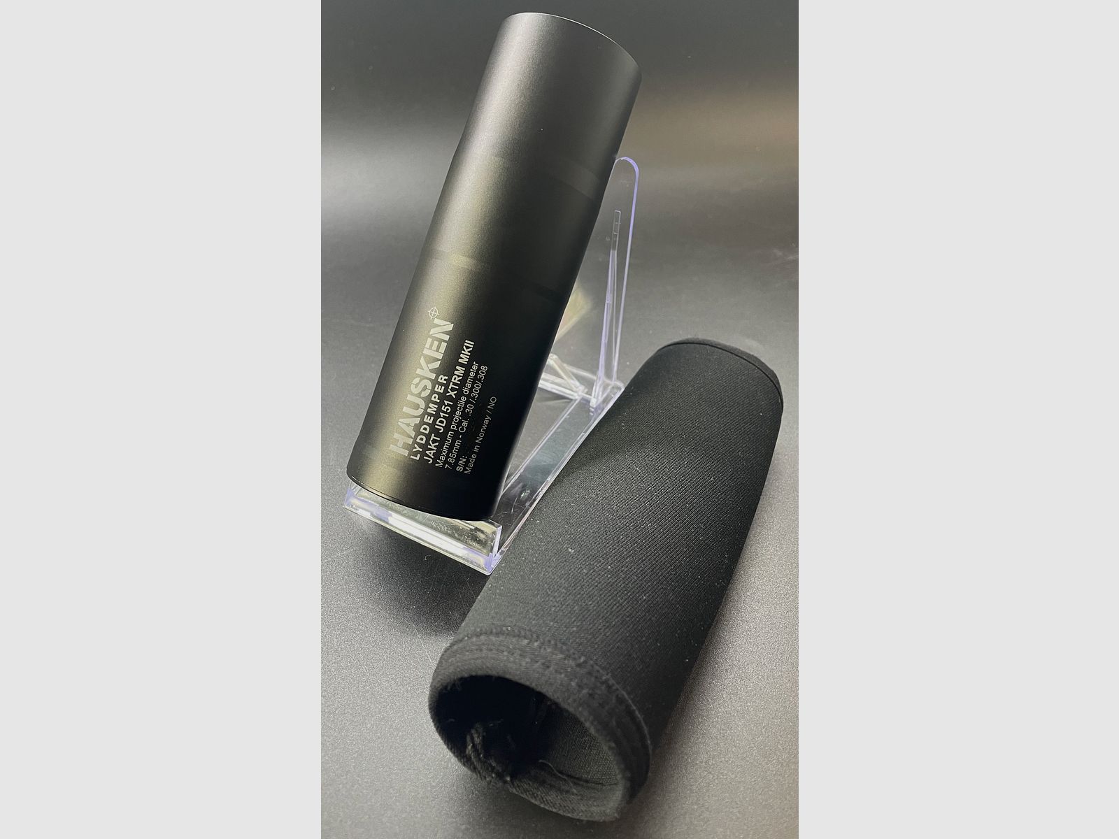 Silencieux Hausken JD151 XTRM MK2 jusqu'à Cal.: .30 + douille filetée 1/2"x20UNF + housse de protection en néoprène