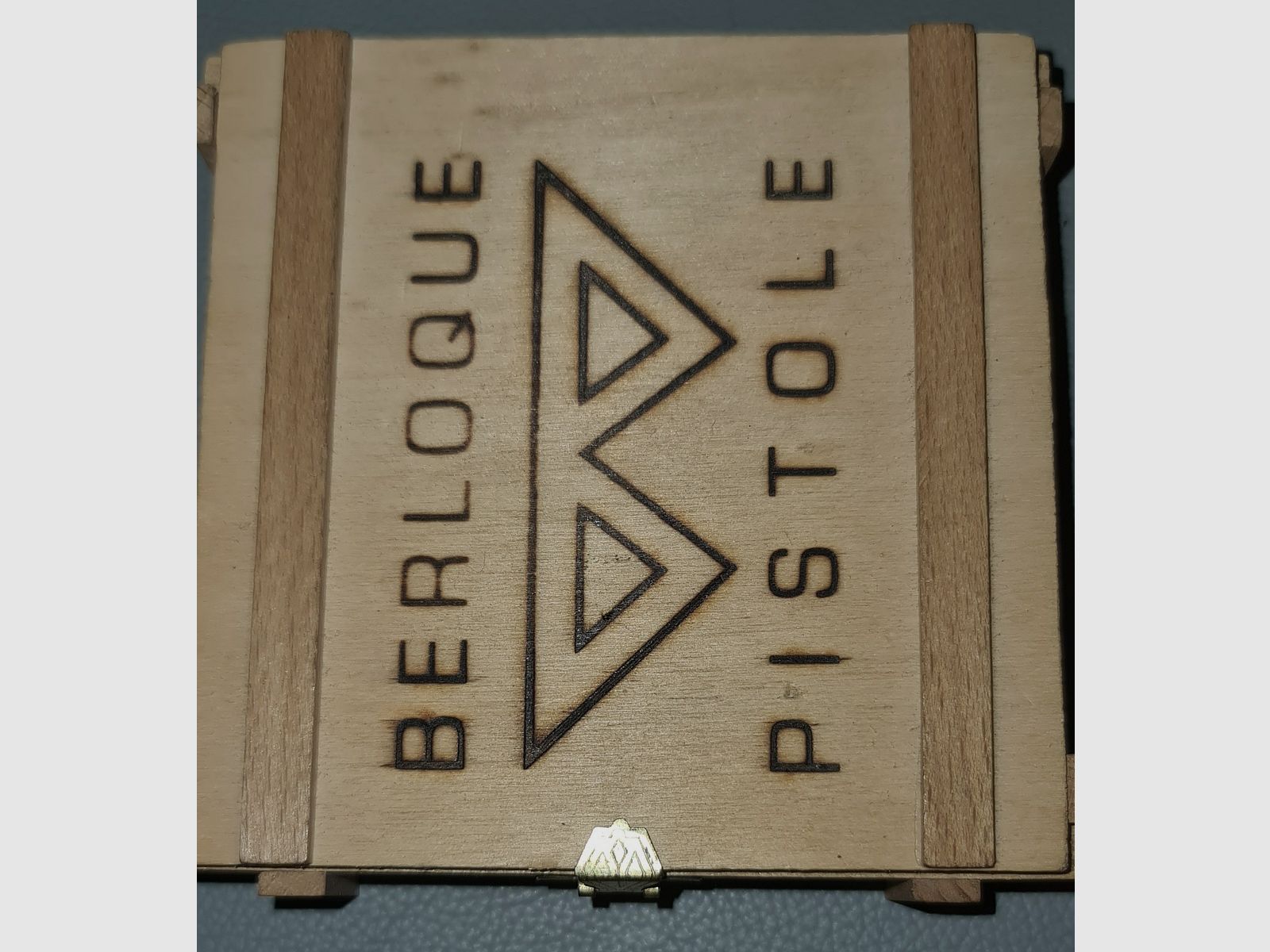 BERLOQUE KLEINSTE PISTOLE DER WELT / cal. 2mm / PTB 222 / SCHRECKSCHUSS PLATZ PISTOLE SILVESTER PYRO SAMMLER wenig ZUBEHÖR 