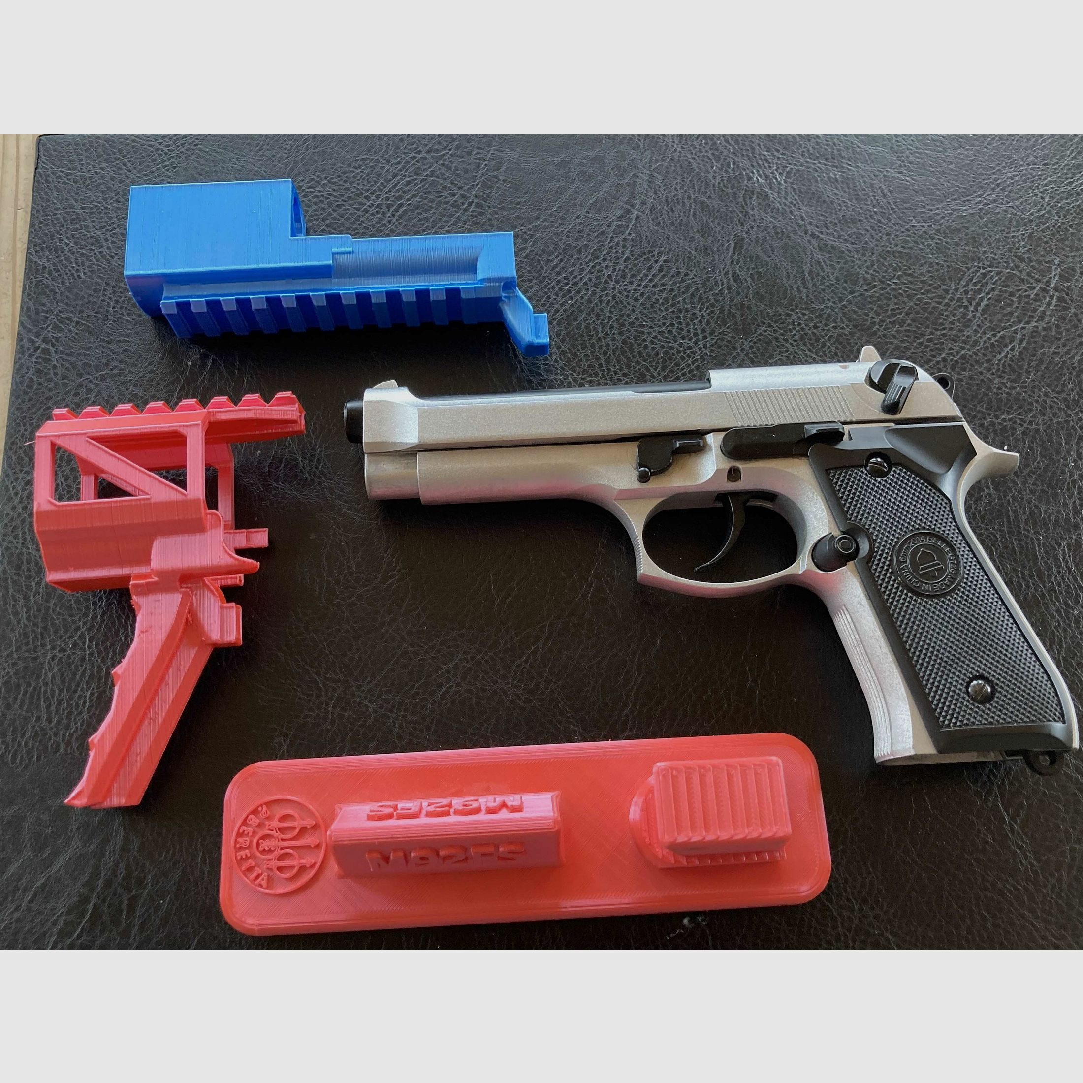 Podwójny dzwon M92 w pełnym metalu z systemem blowback|Gaz|6 mm