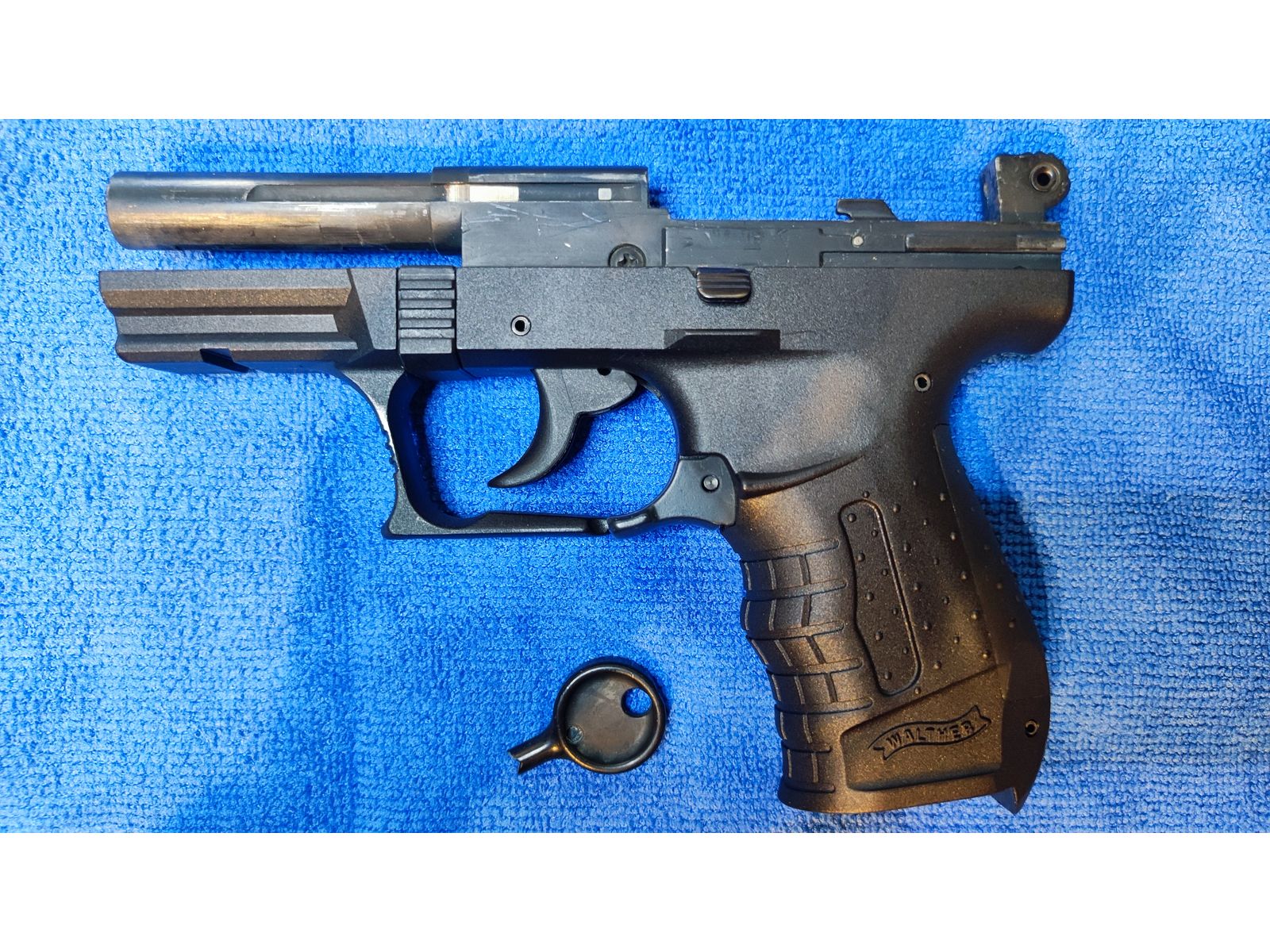 Walther P22 9 mm PAK - Griffstück mit Abzugssicherung