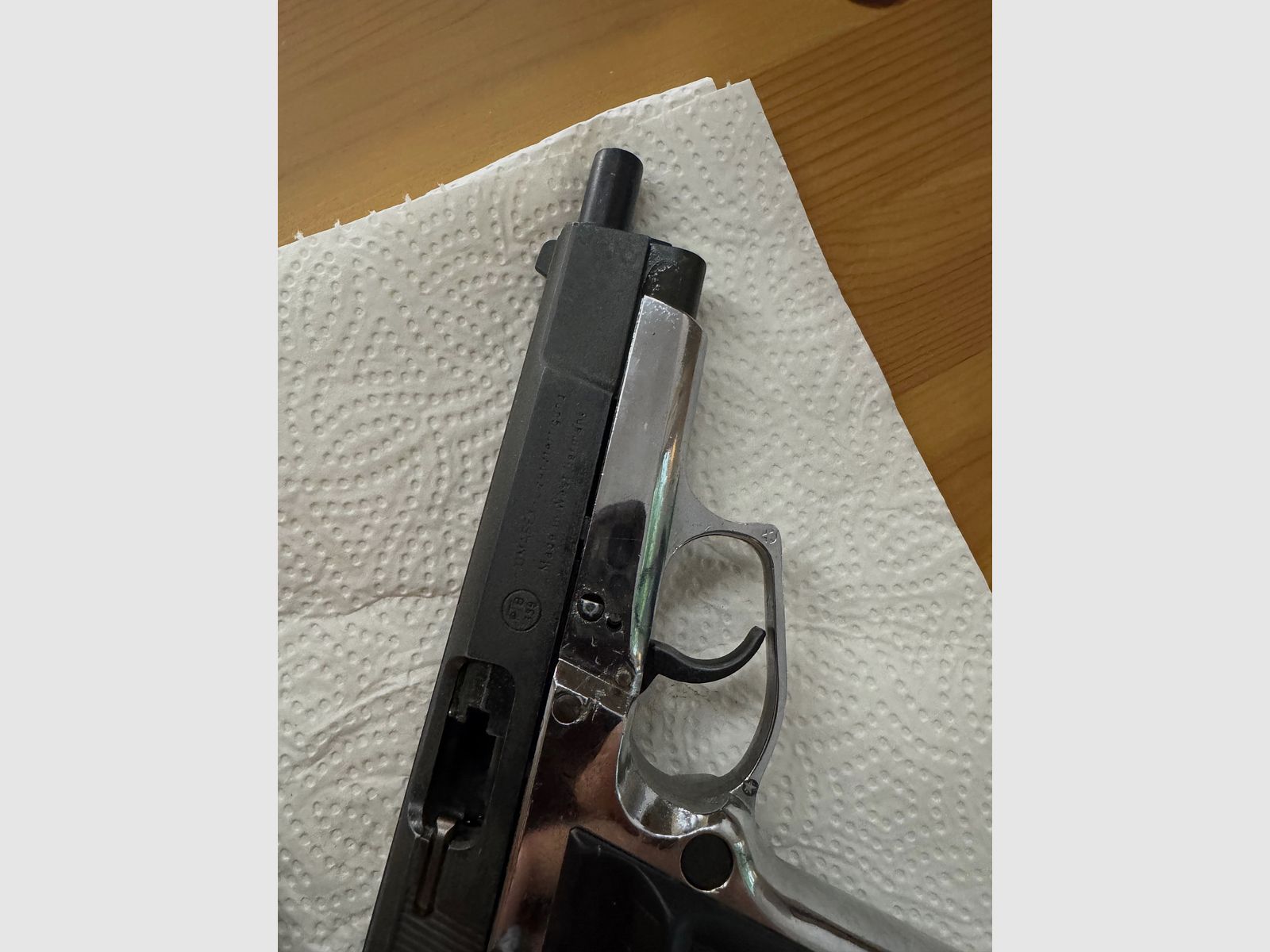 Browning GBDA 8 Ersatzteilspender mit Magazin.
