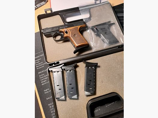 Reck Goliath with 4 magazines