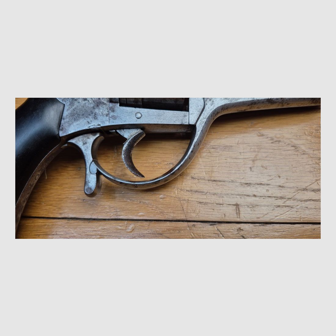 Seltener Revolver mit Galand-System – Kal. 12 mm – 6 Schuss – Quasi-regulär aus dem Konflikt von 1870/1871 – Geniales System zur kollektiven Hülsenextraktion – Stempel „CFG“ – Sehr schönes Stück zum Reinigen, das einer Sammlung Ehre machen wird – BE+ / TBE, Bild 5 von 29