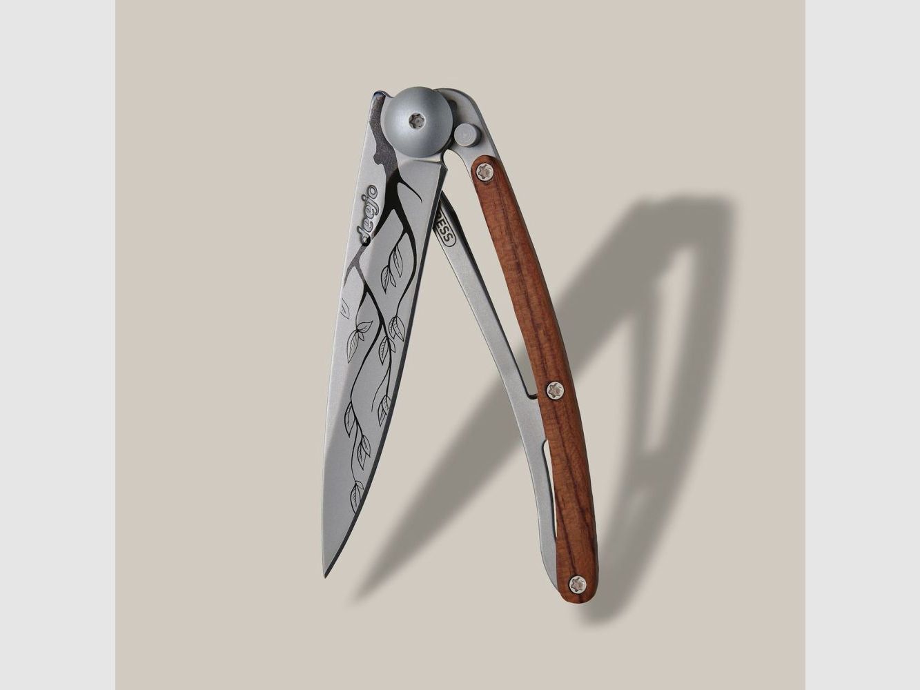 Deejo 27g, legno di corallo / albero