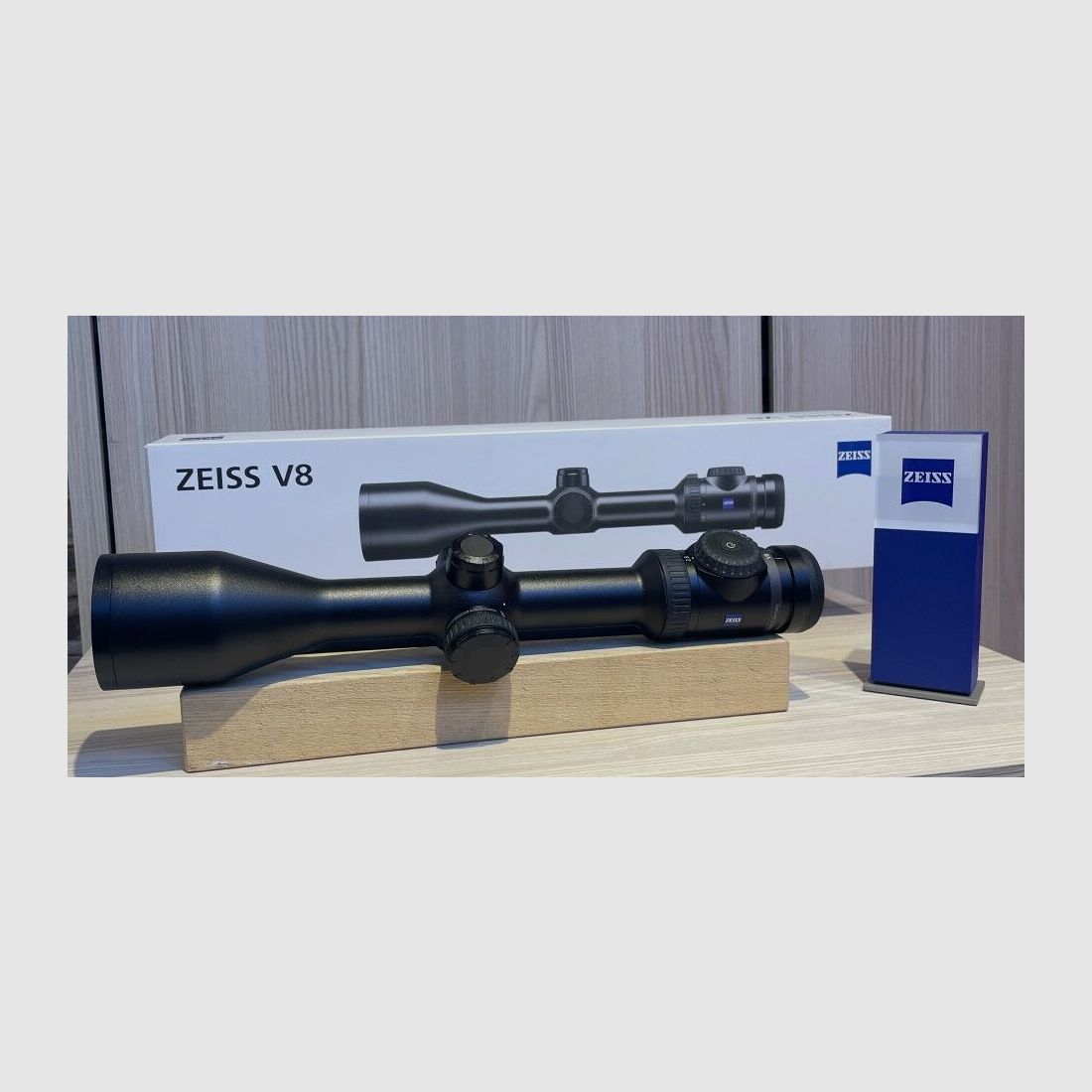 ZEISS V8 2.8-20x56 M (with rail) A60