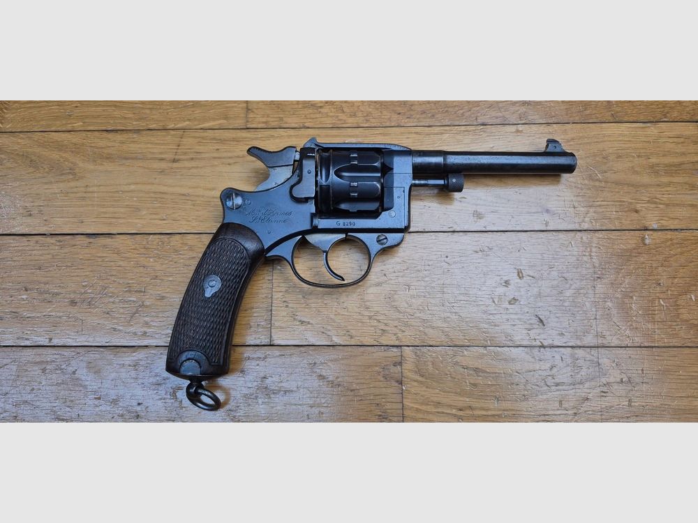 Beau revolver réglementaire modèle 1892 – Courant mais mythique – Apogée du revolver réglementaire Made in France – Calibre 8mm92 – Mono-matricule – Arme de 1894 – Belle mécanique – Très beau canon – Bel étui réglementaire en sus – TBE-, image 2 sur 32